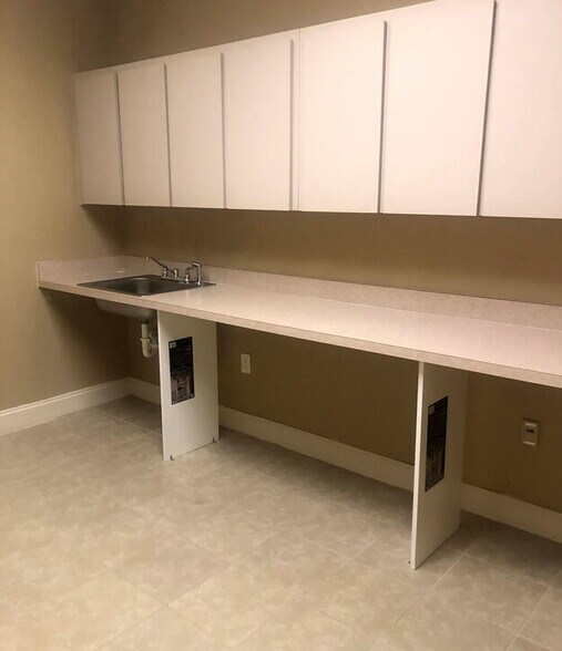 More Photos Of 15437 S US Highway 441, Summerfield Medical For Lease