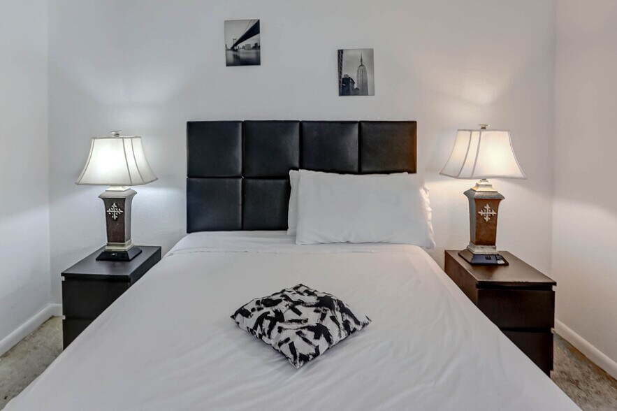 More Photos Of 1419 S Federal Hwy, Hollywood Hotel For Sale