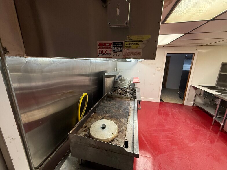 More Photos Of 1640 W US-2, Crystal Falls Restaurant For Sale