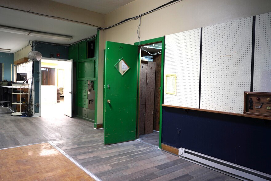 More Photos Of 2810-2812 N Broad St, Philadelphia Office Residential For Sale