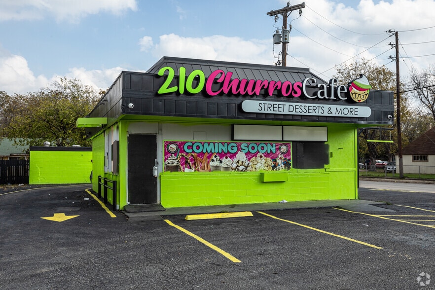 More Photos Of 4620 S Flores St, San Antonio General Retail For Sale