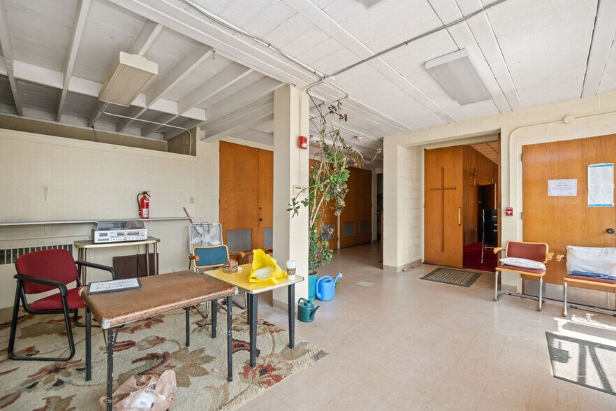 More Photos Of 501 Elizabeth St, Charleston Flex For Sale