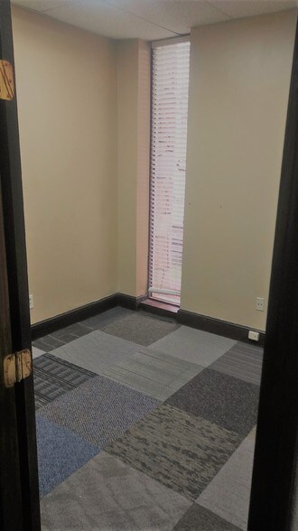 More Photos Of 2227 Godby Rd, Atlanta Office For Lease