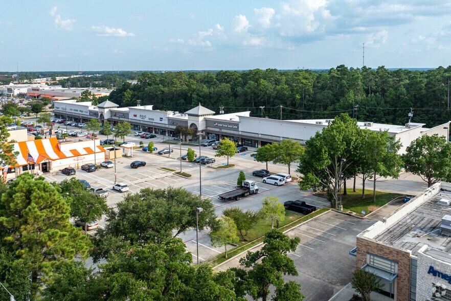 More Photos Of 2105-2129 W Davis St, Conroe Unknown For Lease