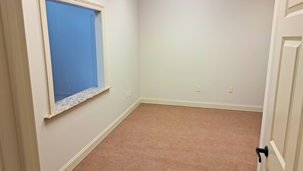More Photos Of 16851 Jefferson Hwy, Baton Rouge Office For Sale