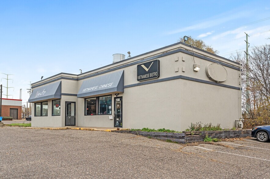 More Photos Of 7429 E River Rd, Fridley Restaurant For Sale