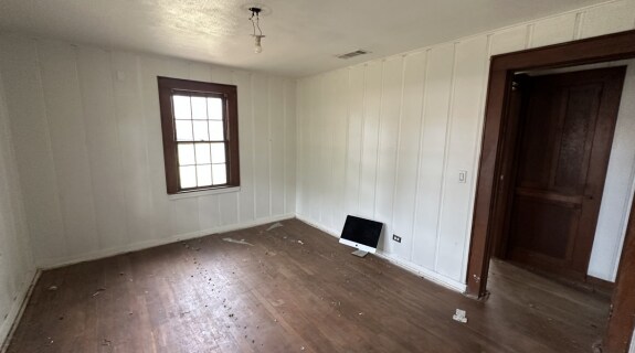 More Photos Of 208 N Stewart St, Azle Office For Sale