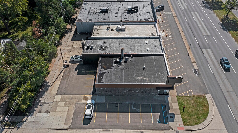 More Photos Of 28142 Woodward Ave, Royal Oak Storefront For Lease