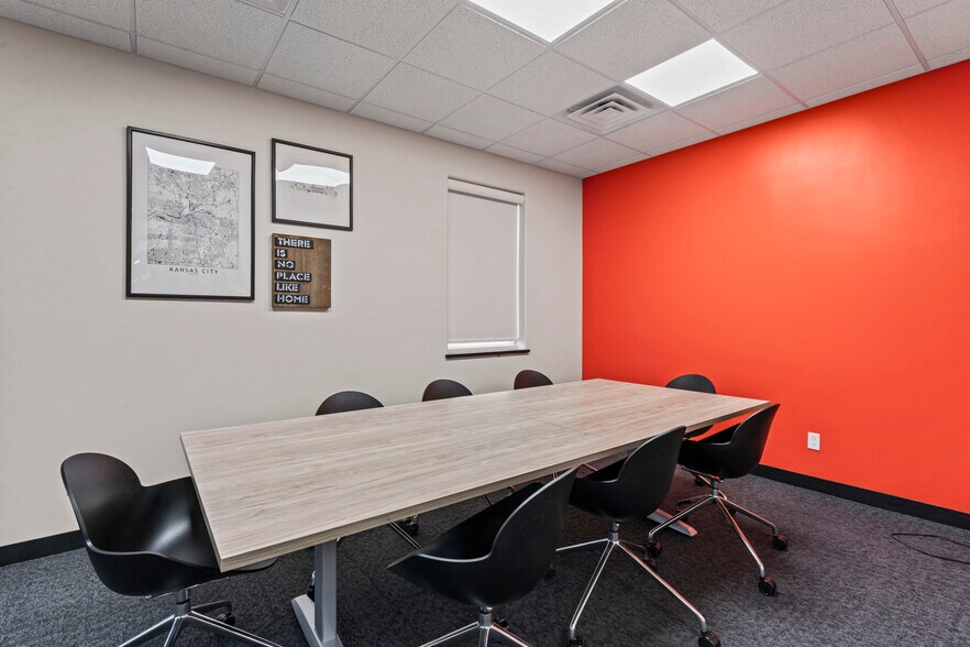 More Photos Of 4600 E Martha Truman Rd, Grandview Warehouse For Lease