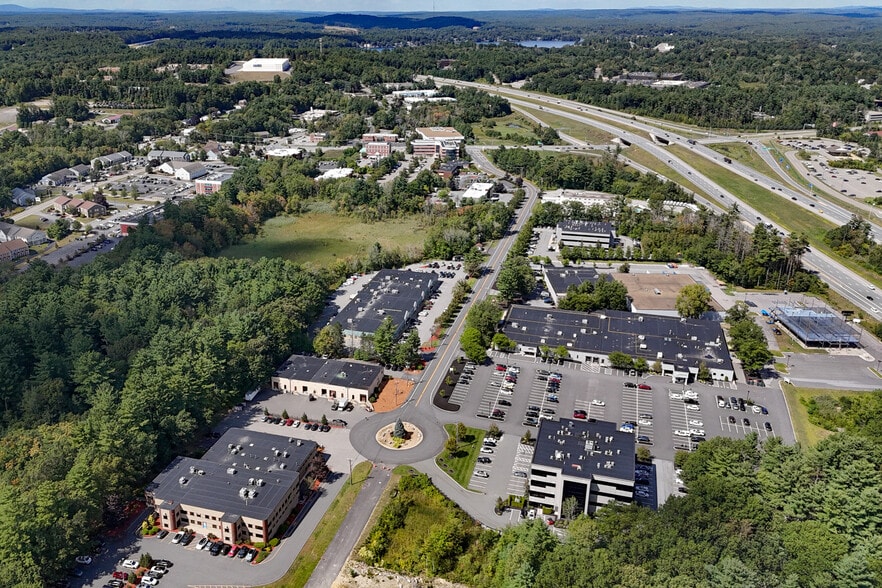 More Photos Of 24 Keewaydin Dr, Salem Flex For Lease