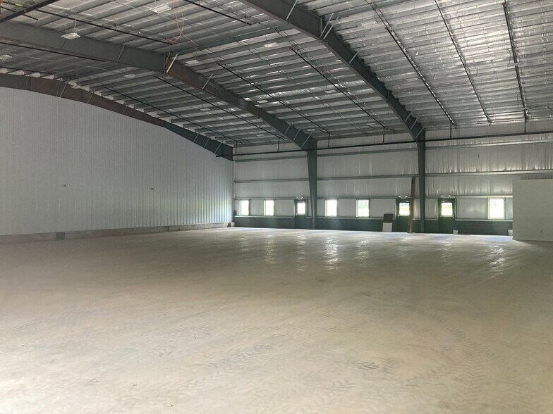 More Photos Of 44 Industrial Drive, New Britain Distribution For Lease