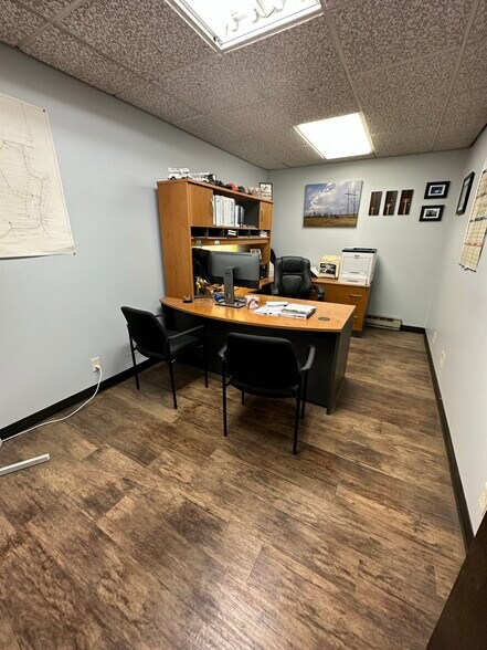 More Photos Of 122 W Main St, Elk Point Manufacturing For Lease