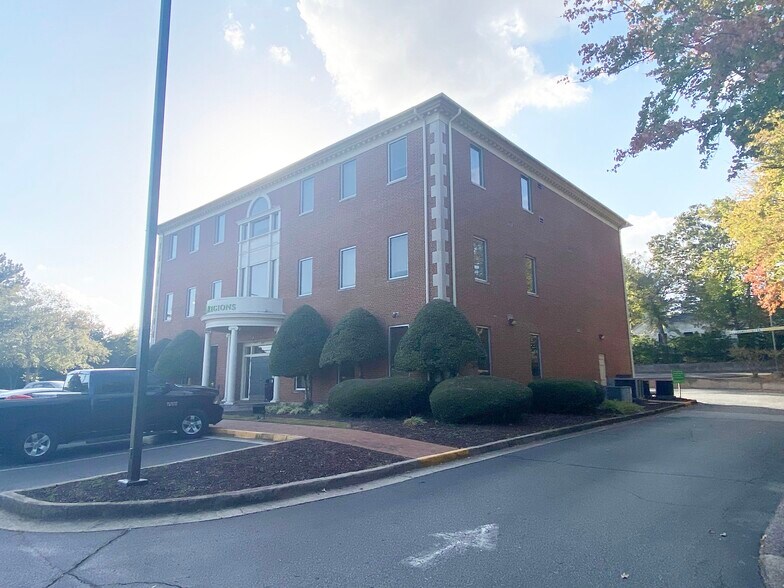 More Photos Of 5935 Buford Hwy, Norcross Office For Lease