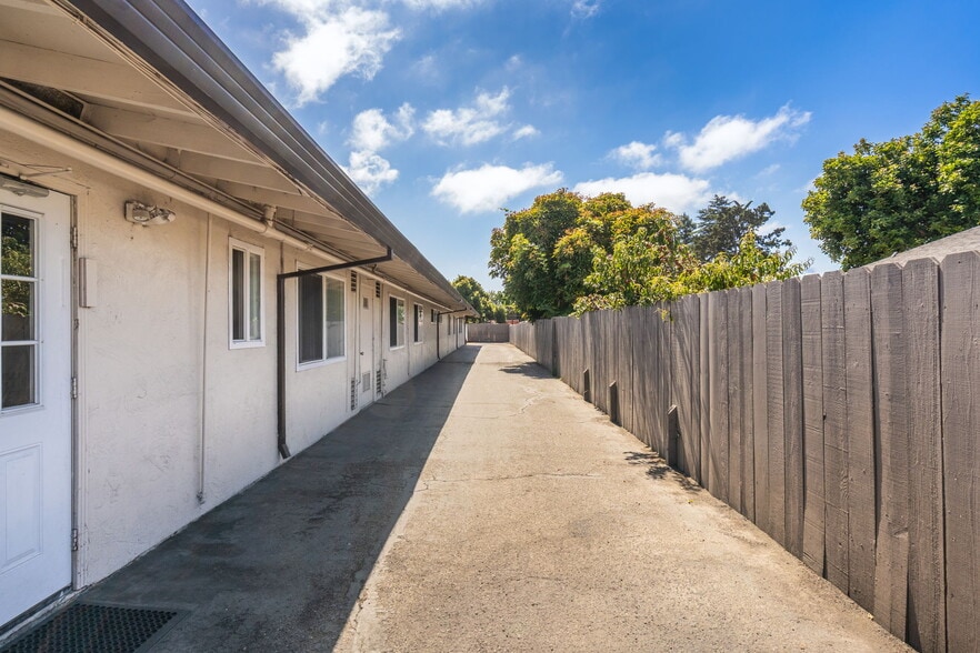 More Photos Of 18905 Standish Ave, Hayward Assisted Living For Sale