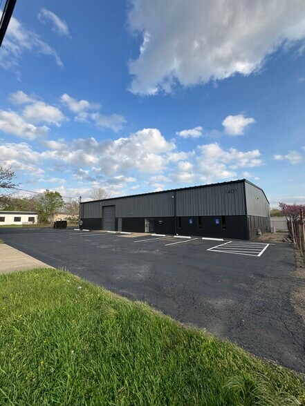 More Photos Of 1401 Fotler St, Springfield Warehouse For Lease