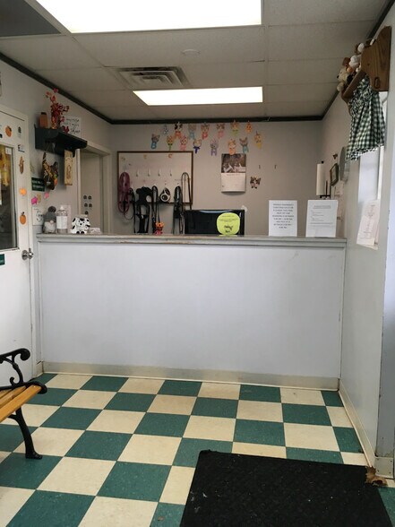 More Photos Of 14277 National Rd Sw, Etna Veterinarian Kennel For Sale