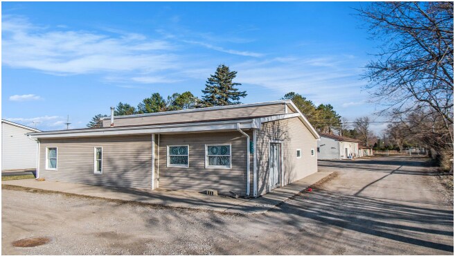 More Photos Of , Lapeer Unknown For Sale