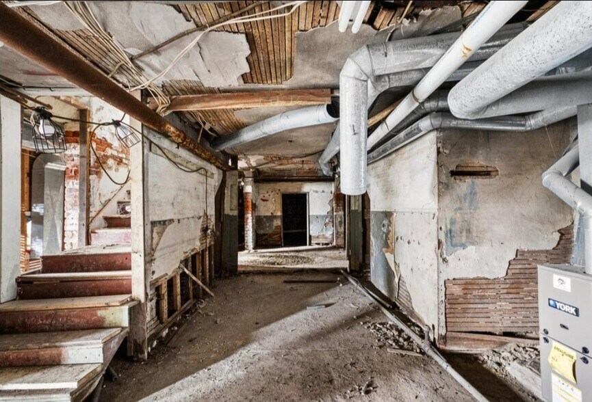 More Photos Of 85 N Main St, Walton Apartments For Sale