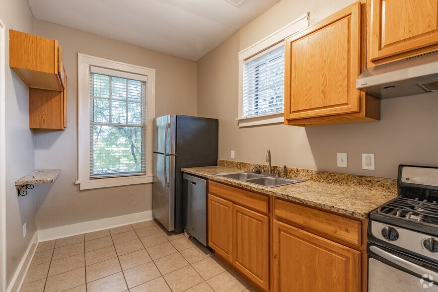 More Photos Of 31 S McLean Blvd, Memphis Apartments For Sale