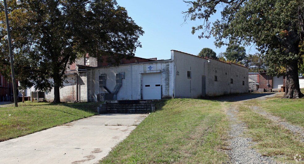 More Photos Of 230 Hawkins St, Burlington Warehouse For Sale