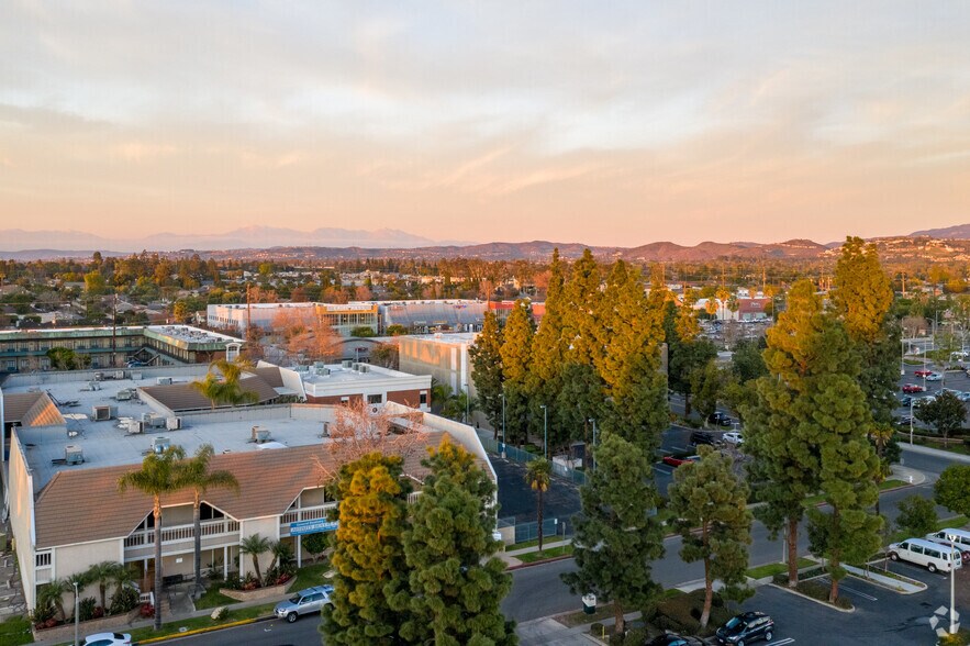More Photos Of 1950 E 17th St, Santa Ana Office For Lease