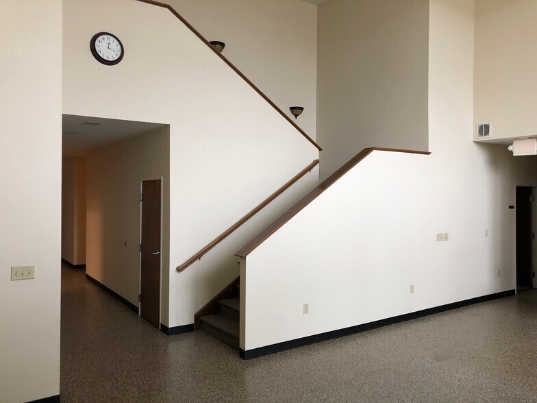 More Photos Of 23 Forry St, Newark Office Residential For Lease