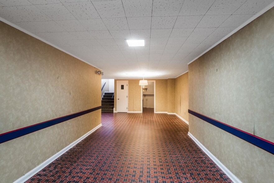 More Photos Of 5401 Schaefer Rd, Dearborn Storefront Retail Office For Lease