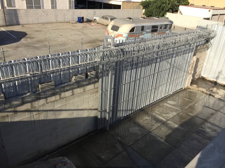 More Photos Of 3121 W Jefferson Blvd, Los Angeles Storefront Retail Office For Lease