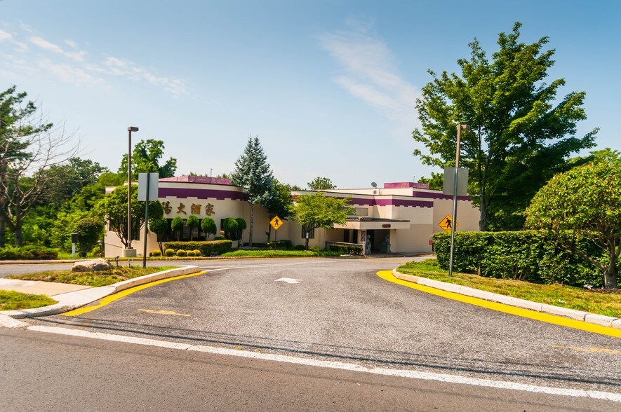 More Photos Of 1069 State Route 18, East Brunswick Restaurant For Sale