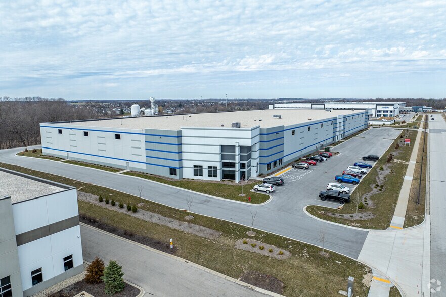 More Photos Of 10551 S Oakview Parkway, Oak Creek Warehouse For Lease