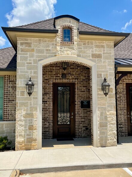 More Photos Of 6713 Old Jacksonville Hwy, Tyler Office For Lease