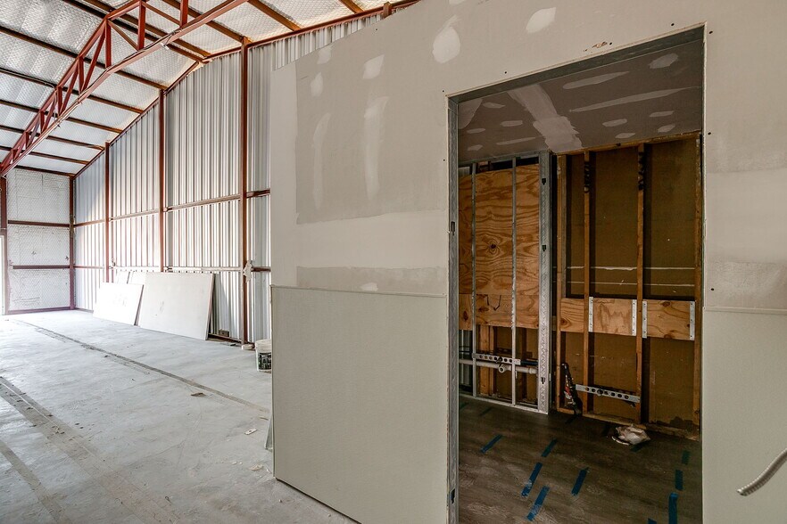 More Photos Of 3019 Keller Hicks Rd, Fort Worth Unknown For Lease