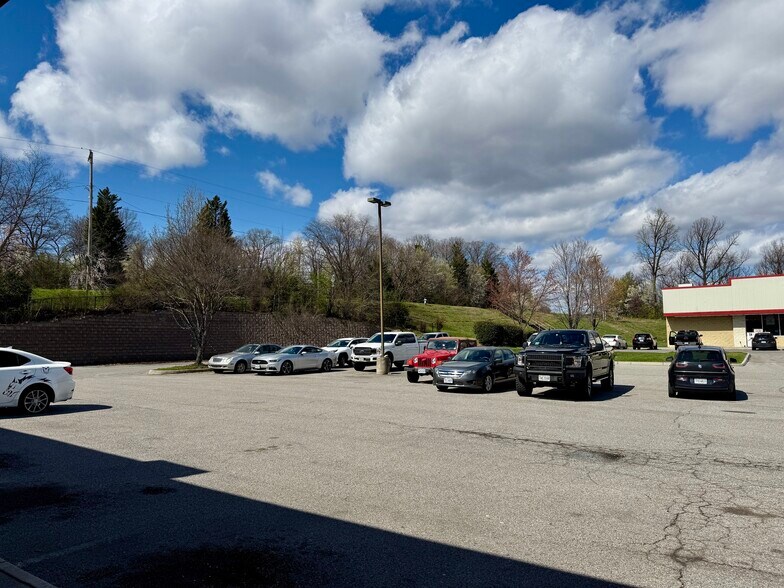 More Photos Of 629-675 Peters Creek Rd, Roanoke Unknown For Lease