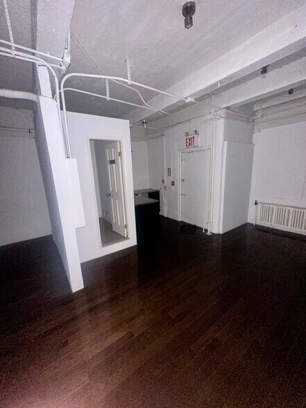 More Photos Of 153 W 36th St, New York Office For Lease
