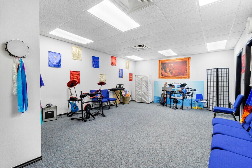 More Photos Of 2032 Orchid Ave, McAllen Office Residential For Sale