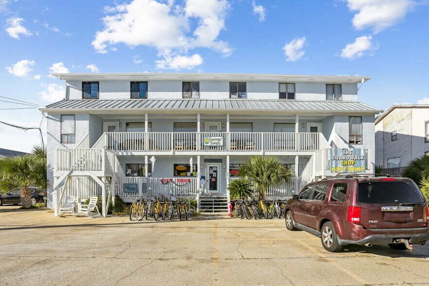 Primary Photo Of 8460 Gulf Blvd, Navarre Freestanding For Sale