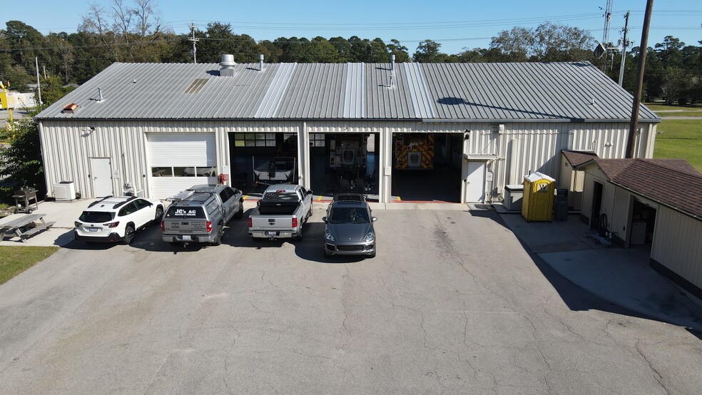 More Photos Of 5311 Castle Hayne Rd, Castle Hayne Flex For Lease
