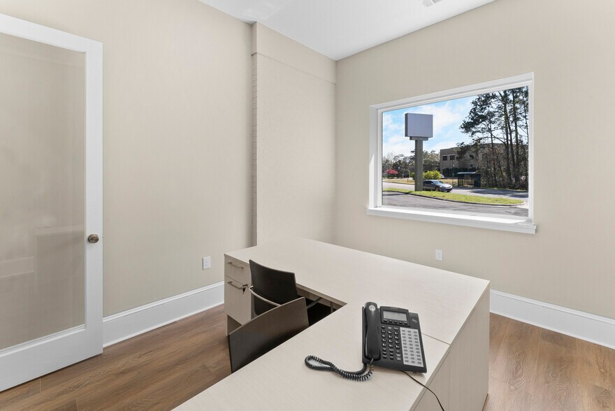 More Photos Of 710 Mall Blvd, Savannah Bank For Sale