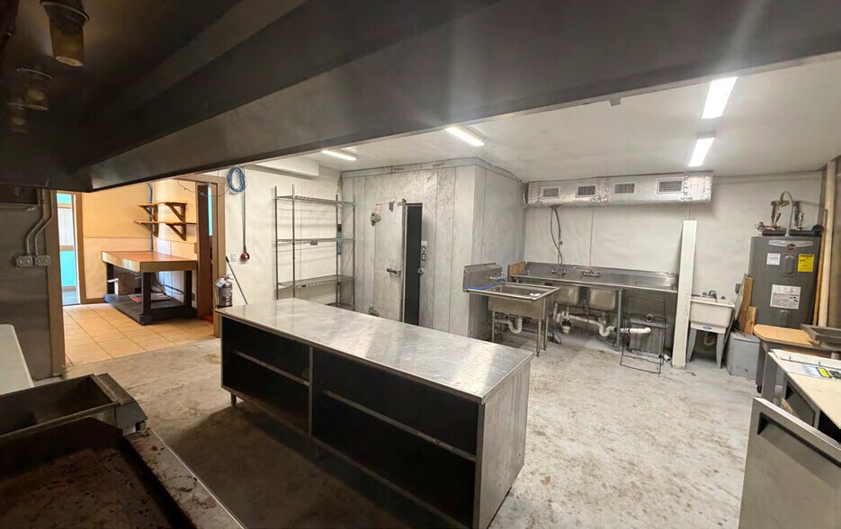 More Photos Of 206 S Commerce St, Port Lavaca Restaurant For Sale