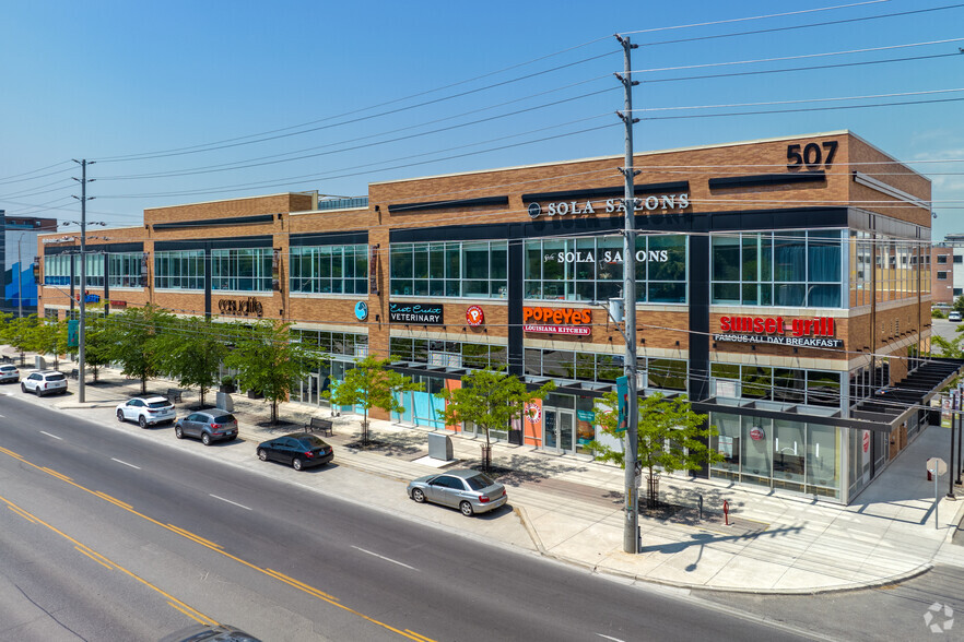 Primary Photo Of 507 Lakeshore Rd E, Mississauga General Retail For Lease