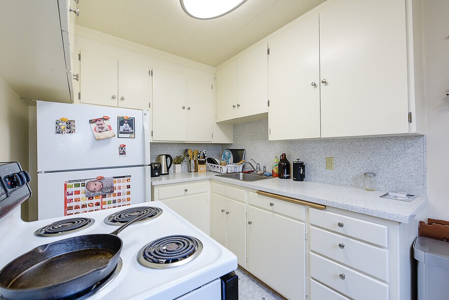 More Photos Of 6700 24th Ave NW, Seattle Apartments For Sale