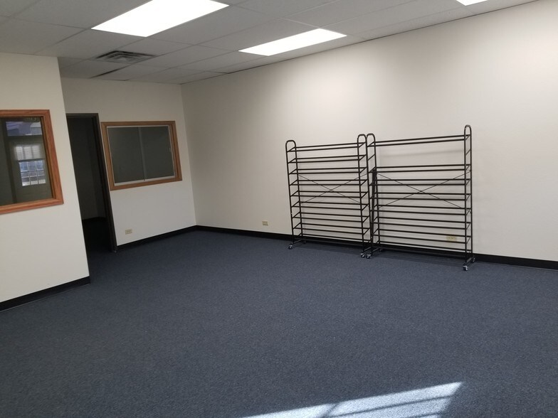 More Photos Of 11027 S Pikes Peak Dr, Parker Office For Lease