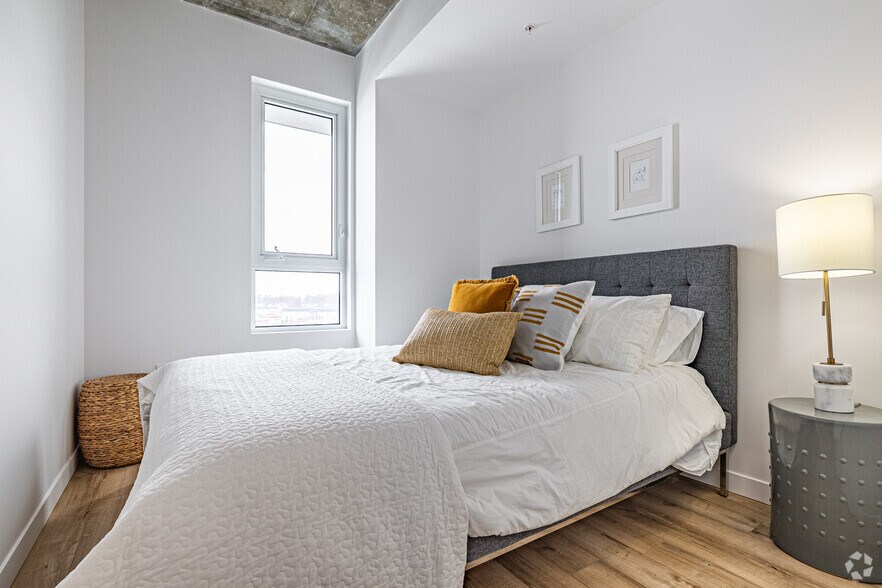 More Photos Of 300 Pl Charles-Le Moyne, Longueuil Apartments For Lease