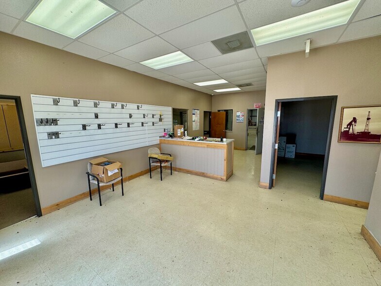 More Photos Of 102096 Ih 37, Pleasanton Warehouse For Sale