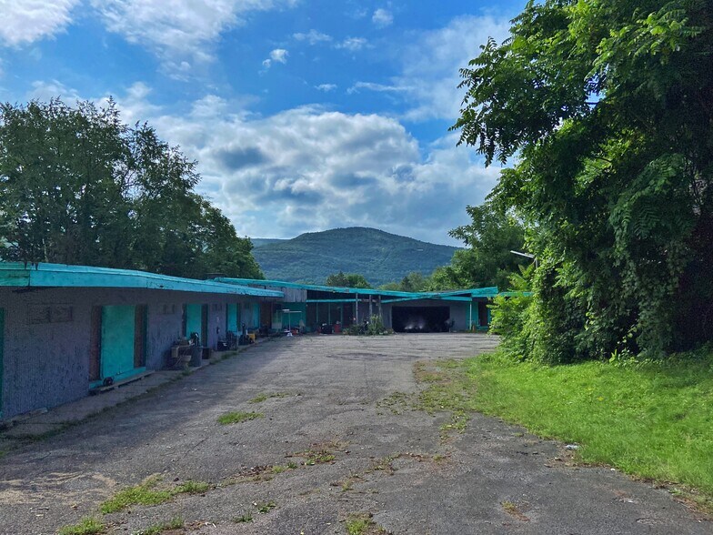 More Photos Of 175 S Main St, Ellenville Hotel For Sale