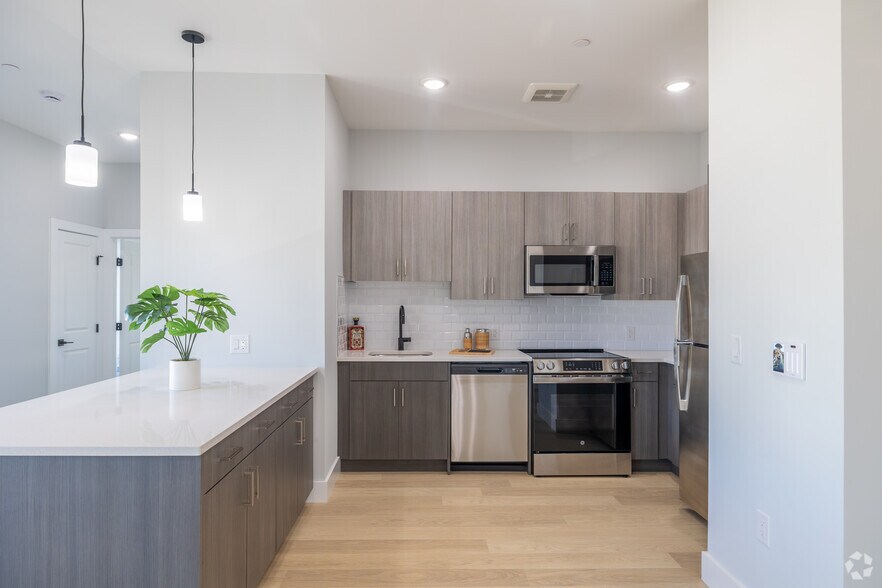 More Photos Of 34-40 Hudson St, Newark Apartments For Lease