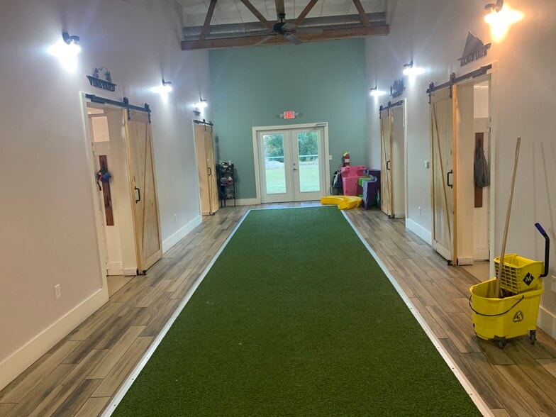 More Photos Of 421 Ermine Rd, West Columbia Warehouse For Sale