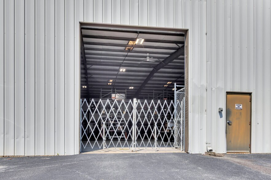 More Photos Of 1703 Marvin Griffin Rd, Augusta Light Distribution For Lease
