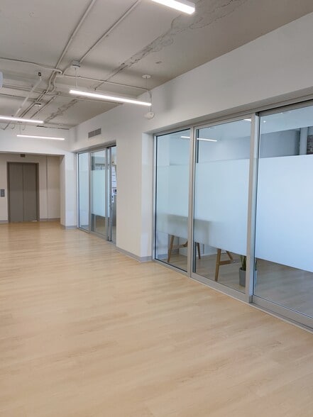 More Photos Of 106 W 4th St, Santa Ana Office For Lease