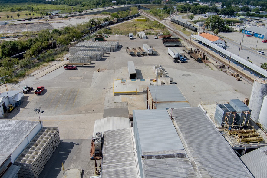 More Photos Of 650 Avenue R SW, Winter Haven Distribution For Sale